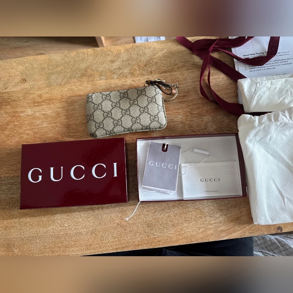 Gucci GG Emblem key pouch
